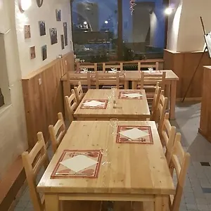 Le Les Melezes Hotel